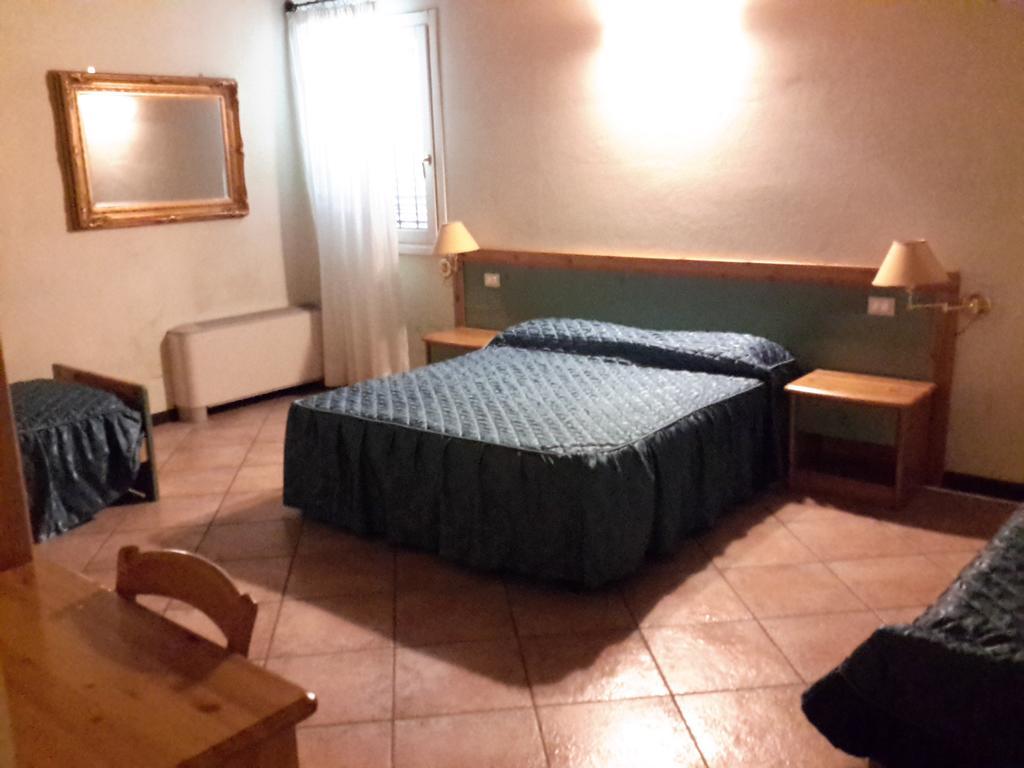 Locanda Del Re Sole フェラーラ 部屋 写真